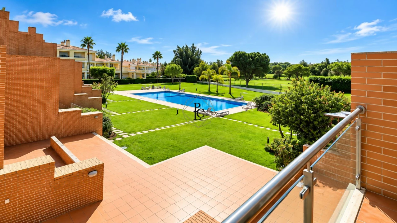 Apartamento T2 para Arrendamento em Quarteira Foto 12
