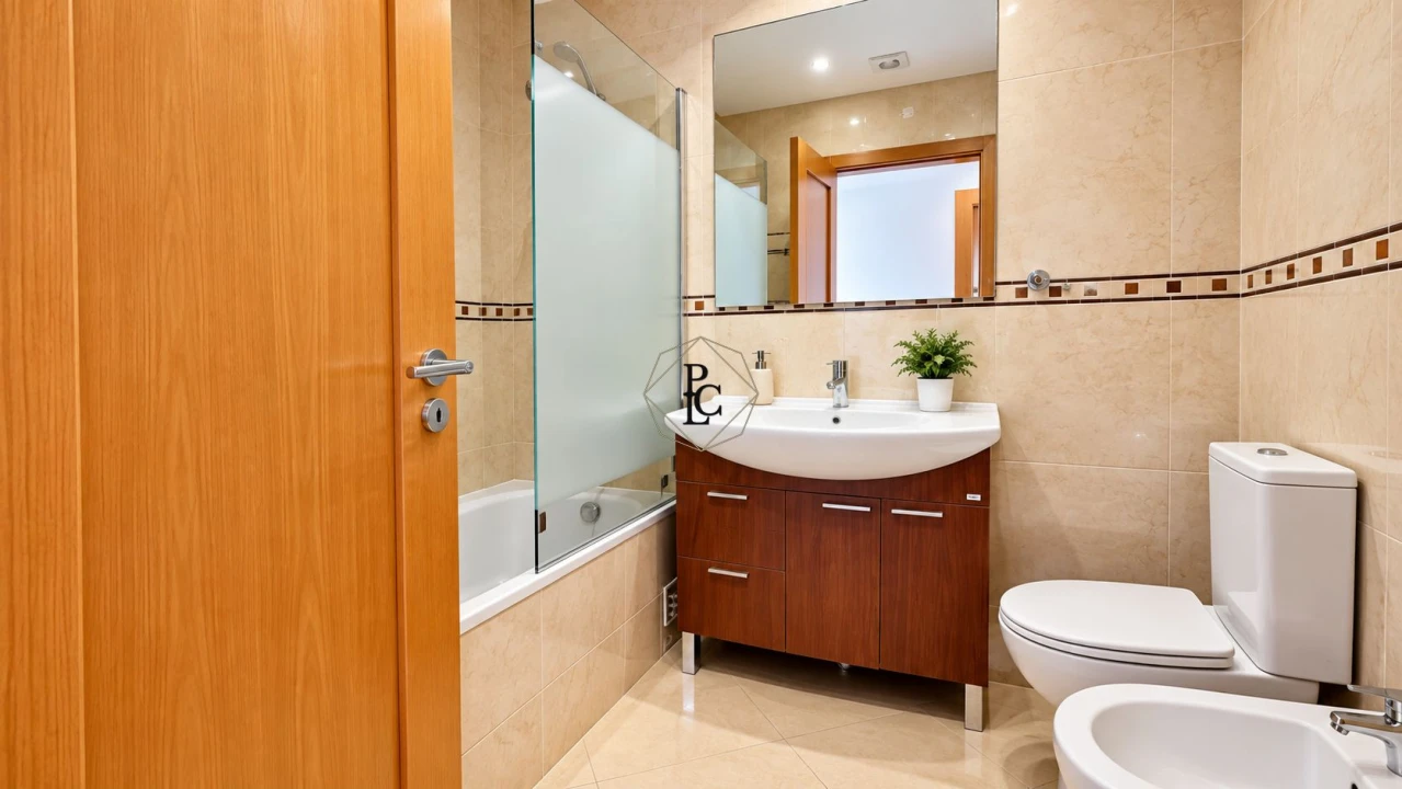 Apartamento T2 para Arrendamento em Quarteira Foto 7