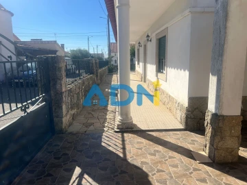 Moradia T6 para Venda em Zebreira e Segura