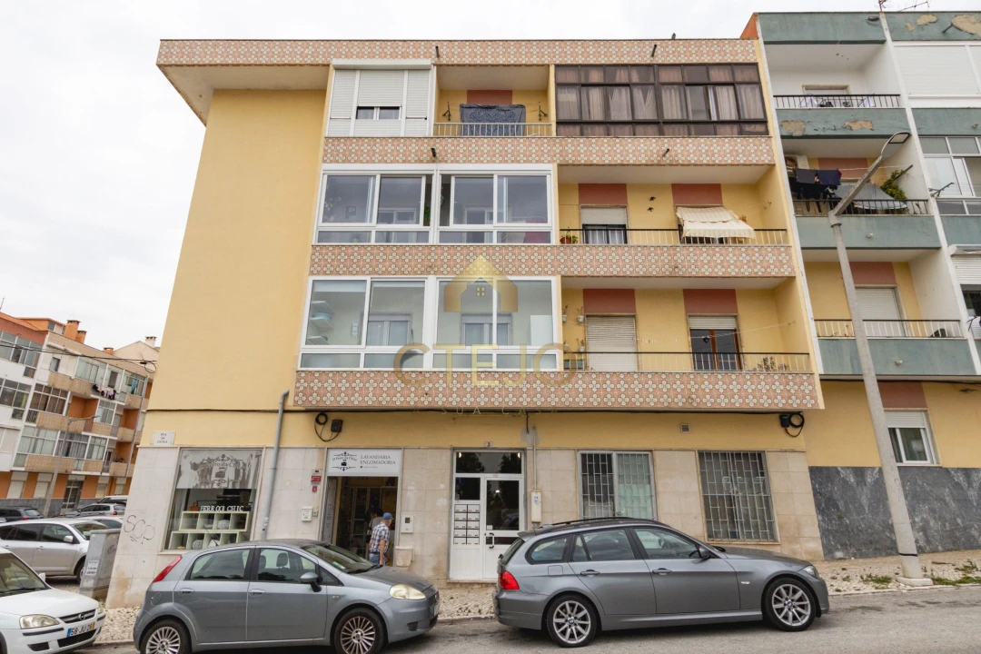Apartamento T2 para Venda em Póvoa de Santa Iria e Forte da Casa Foto 1