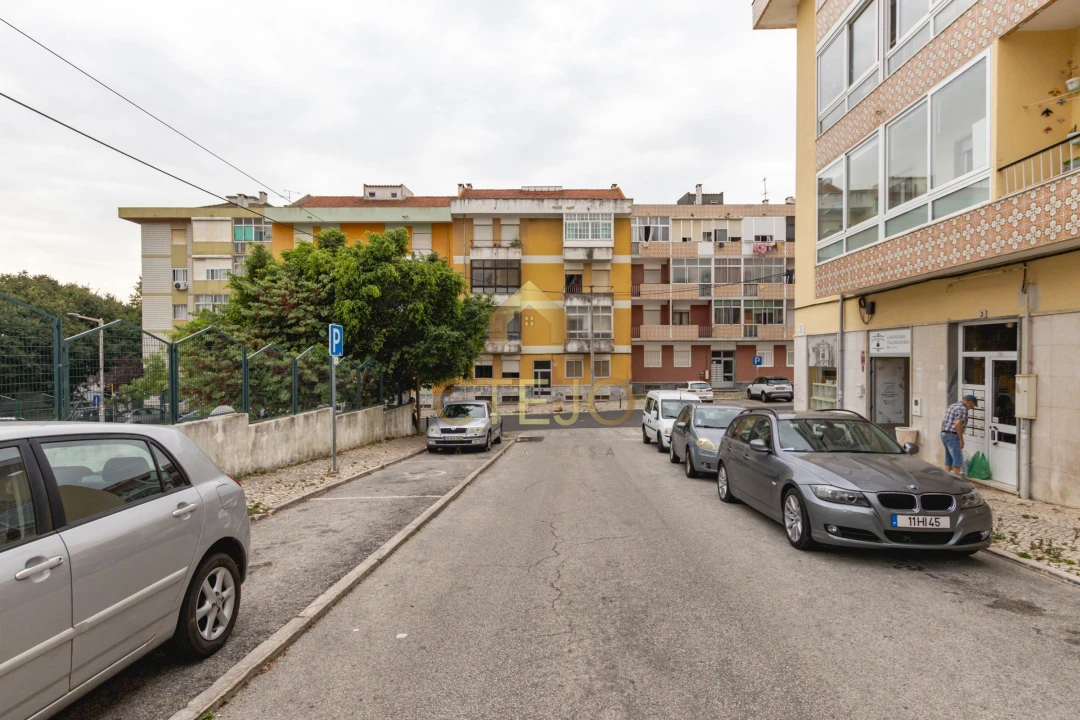 Apartamento T2 para Venda em Póvoa de Santa Iria e Forte da Casa Foto 2