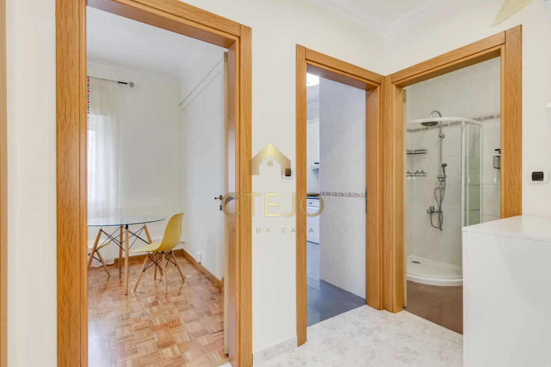 Apartamento T2 para Venda em Póvoa de Santa Iria e Forte da Casa Foto 10