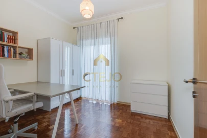 Apartamento T2 para Venda em Póvoa de Santa Iria e Forte da Casa