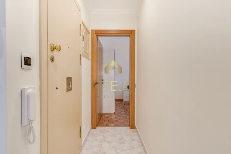 Apartamento T2 para Venda em Póvoa de Santa Iria e Forte da Casa Foto 5