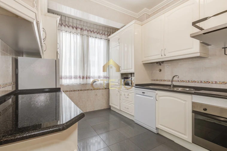 Apartamento T2 para Venda em Póvoa de Santa Iria e Forte da Casa Foto 8