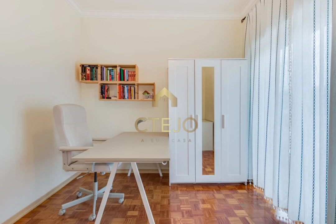 Apartamento T2 para Venda em Póvoa de Santa Iria e Forte da Casa Foto 21