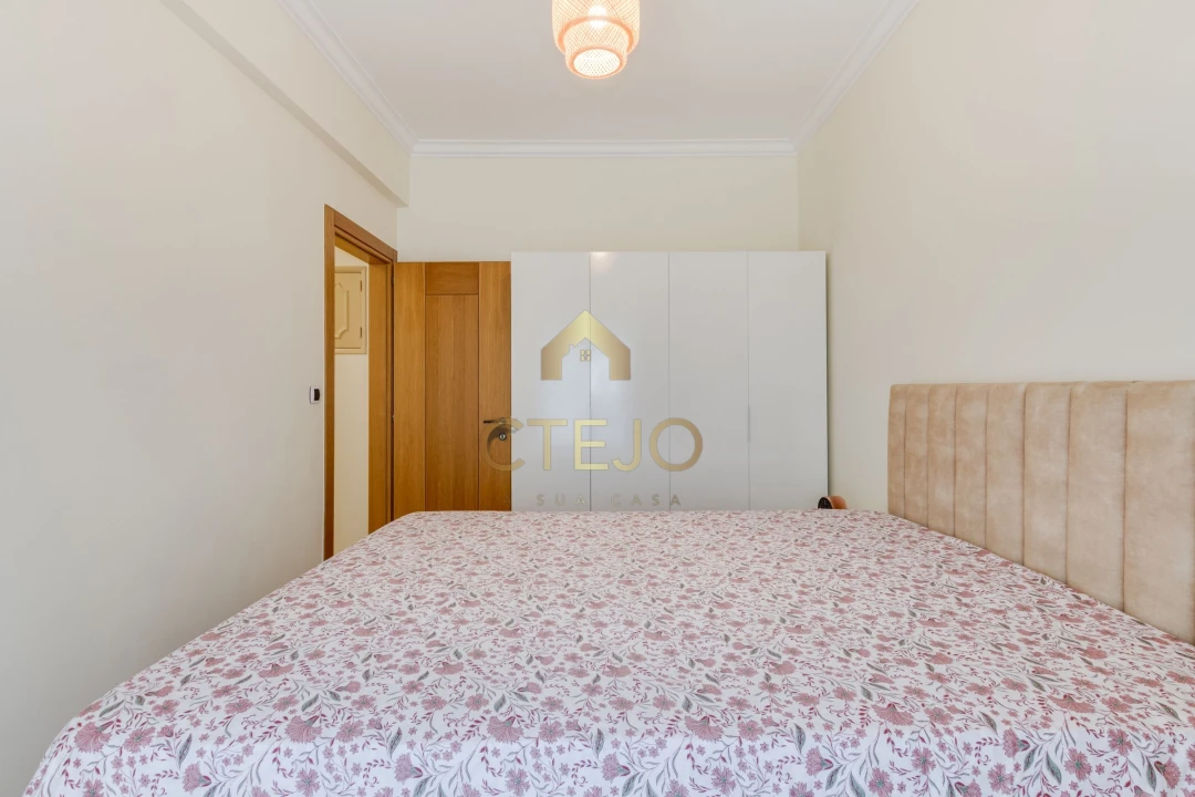 Apartamento T2 para Venda em Póvoa de Santa Iria e Forte da Casa Foto 17