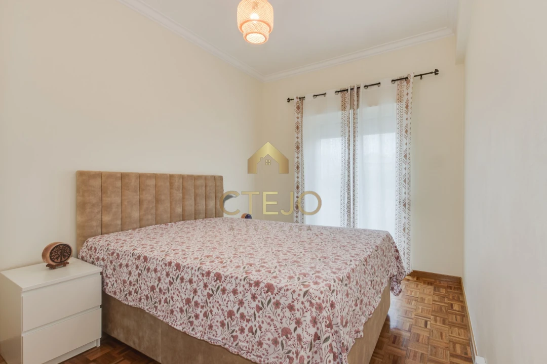 Apartamento T2 para Venda em Póvoa de Santa Iria e Forte da Casa Foto 18