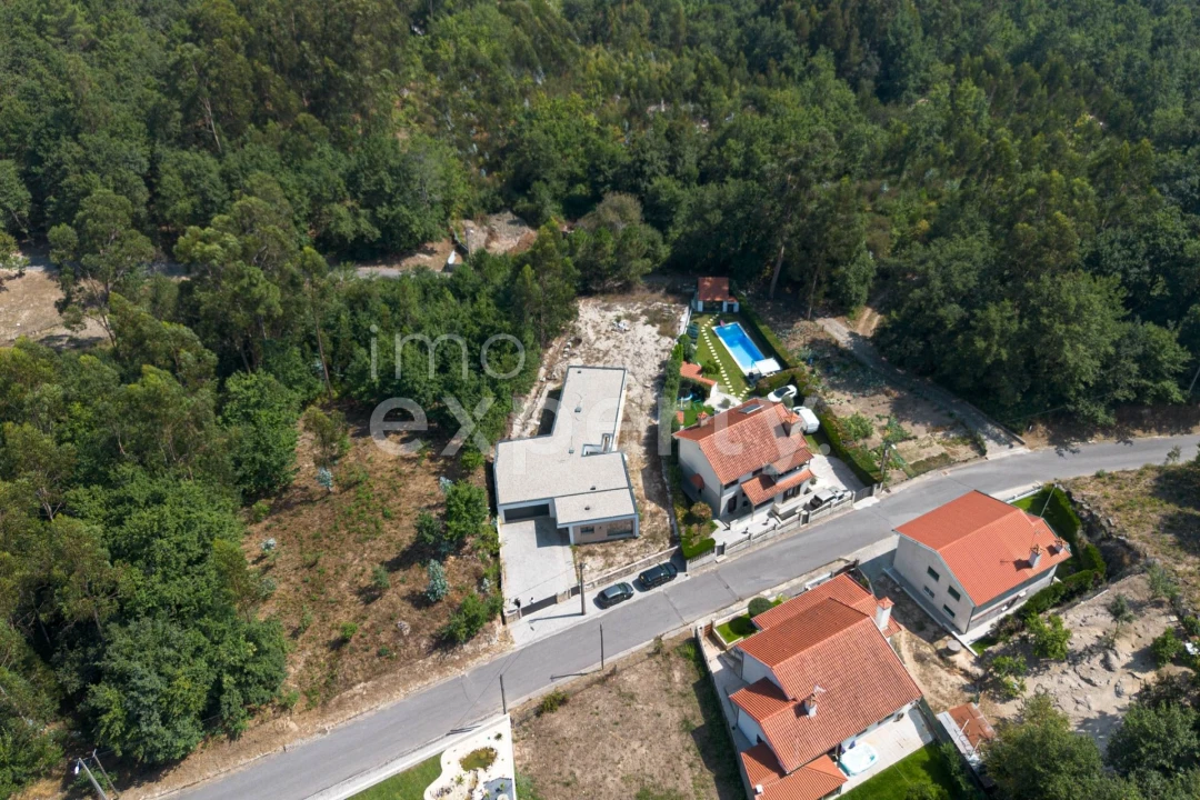 Moradia T3 para Venda em Estorãos Foto 27