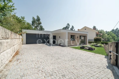 Moradia T3 para Venda em Estorãos