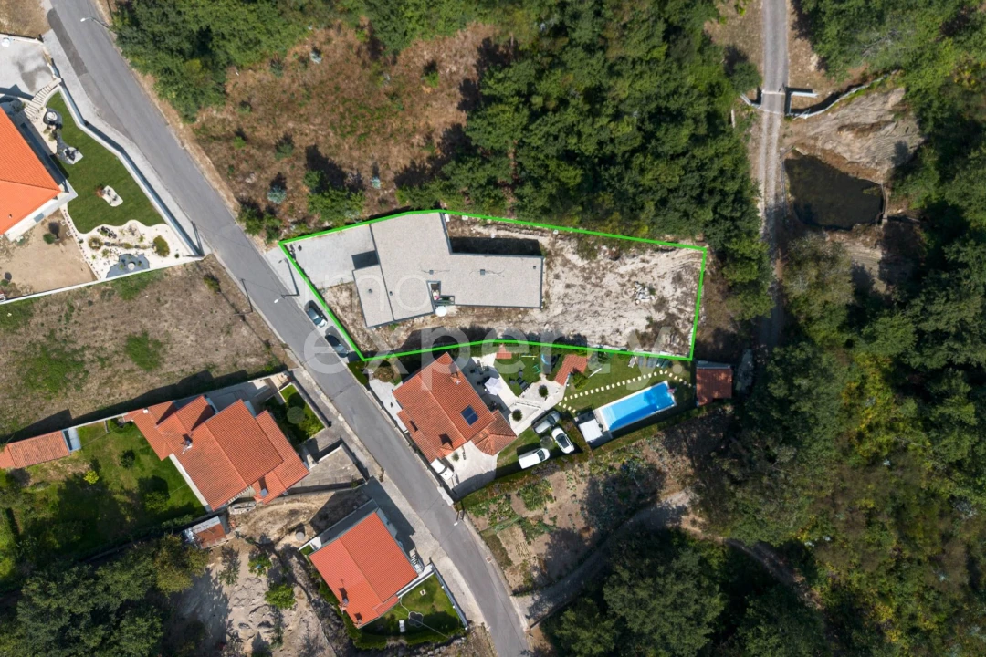Moradia T3 para Venda em Estorãos Foto 33