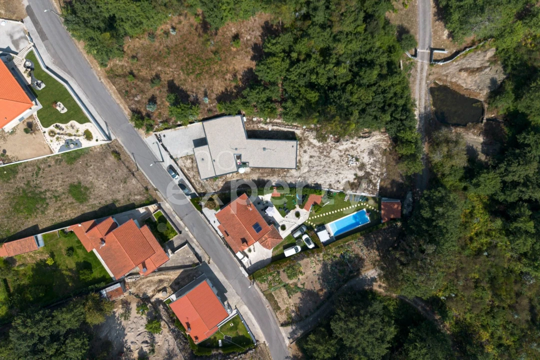 Moradia T3 para Venda em Estorãos Foto 30