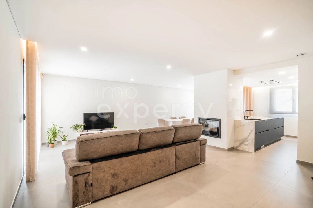 Moradia T3 para Venda em Estorãos Foto 2