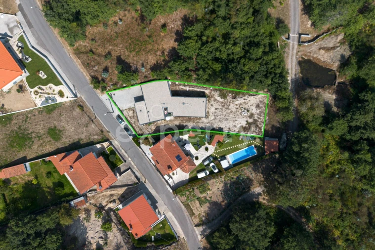 Moradia T3 para Venda em Estorãos Foto 33