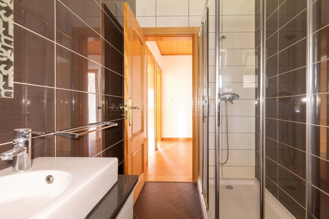 Apartamento T2 para Arrendamento em São Domingos de Benfica Foto 10