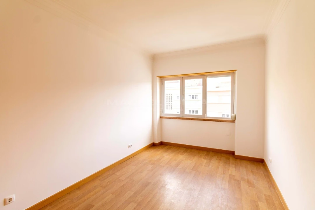 Apartamento T2 para Arrendamento em São Domingos de Benfica Foto 6
