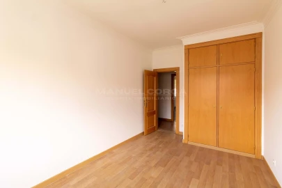 Apartamento T2 para Arrendamento em São Domingos de Benfica