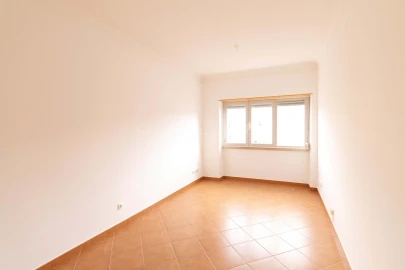 Apartamento T2 para Arrendamento em São Domingos de Benfica