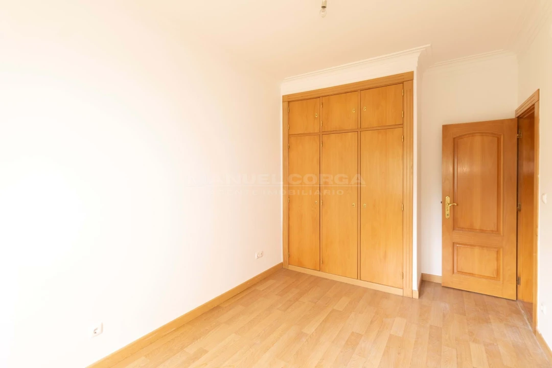 Apartamento T2 para Arrendamento em São Domingos de Benfica Foto 7
