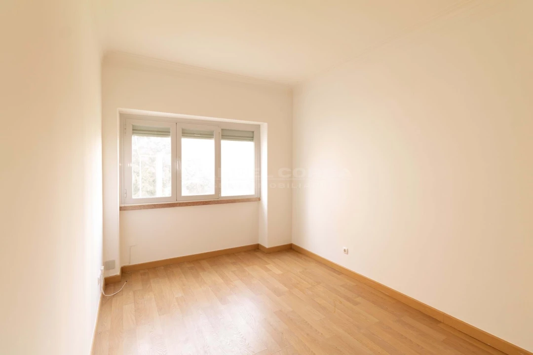 Apartamento T2 para Arrendamento em São Domingos de Benfica Foto 4