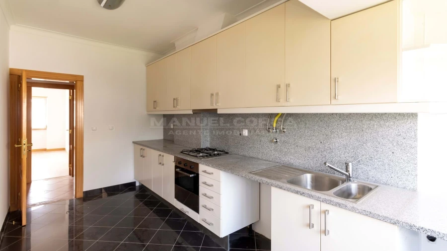 Apartamento T2 para Arrendamento em São Domingos de Benfica