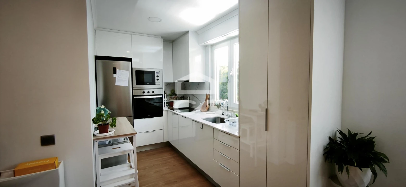 Apartamento T2 para Venda em Agualva e Mira-Sintra Foto 10