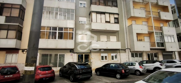Apartamento T2 para Venda em Agualva e Mira-Sintra