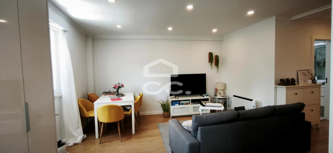 Apartamento T2 para Venda em Agualva e Mira-Sintra Foto 8