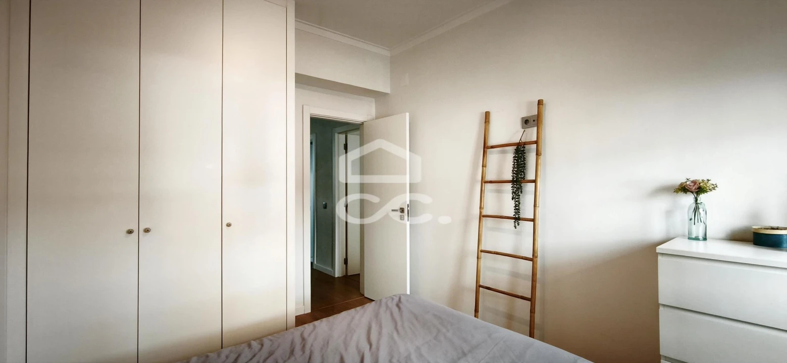 Apartamento T2 para Venda em Agualva e Mira-Sintra Foto 17