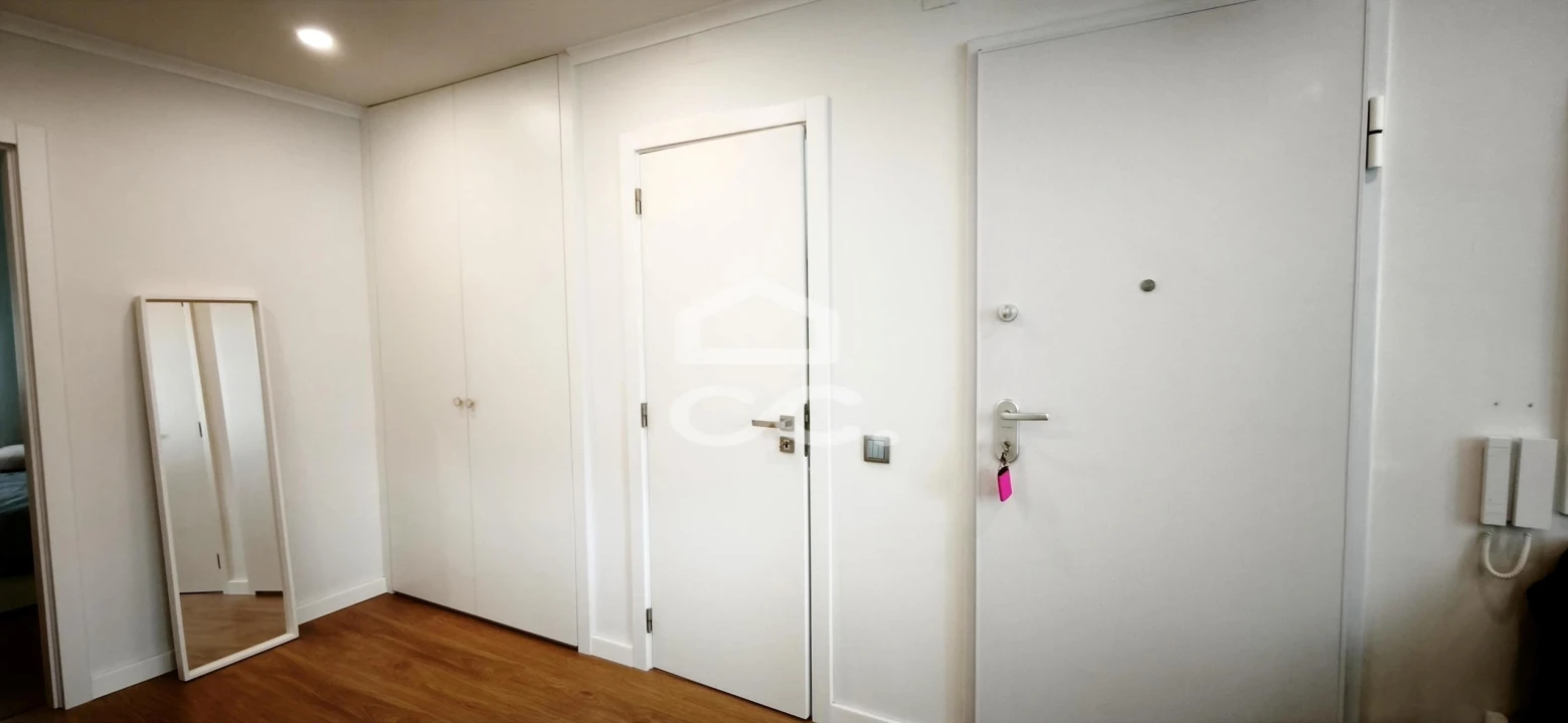 Apartamento T2 para Venda em Agualva e Mira-Sintra Foto 1