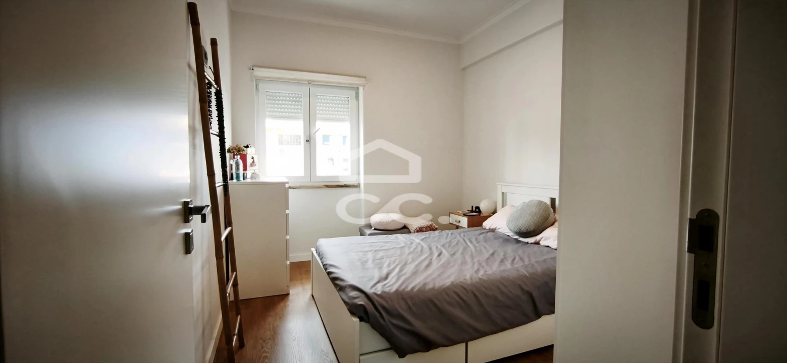 Apartamento T2 para Venda em Agualva e Mira-Sintra Foto 18