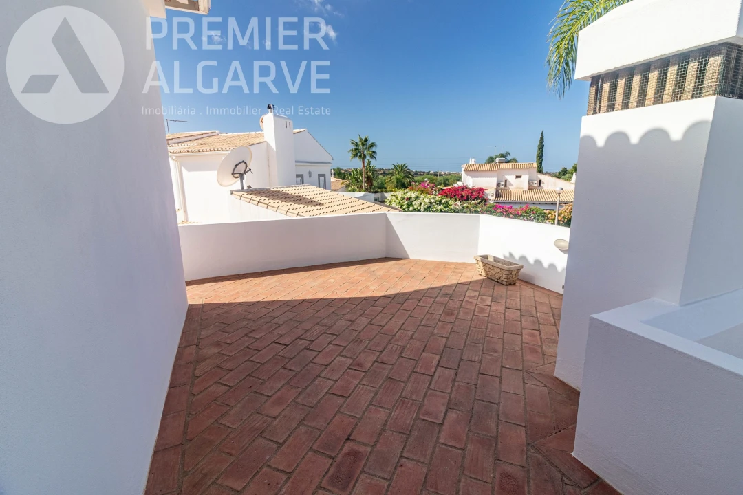 Moradia T4 para Venda em Albufeira e Olhos de Água Foto 36