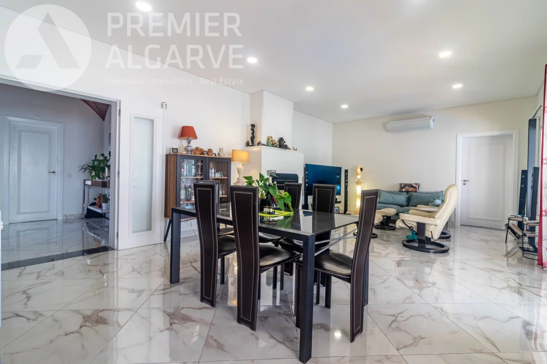 Moradia T4 para Venda em Albufeira e Olhos de Água Foto 18