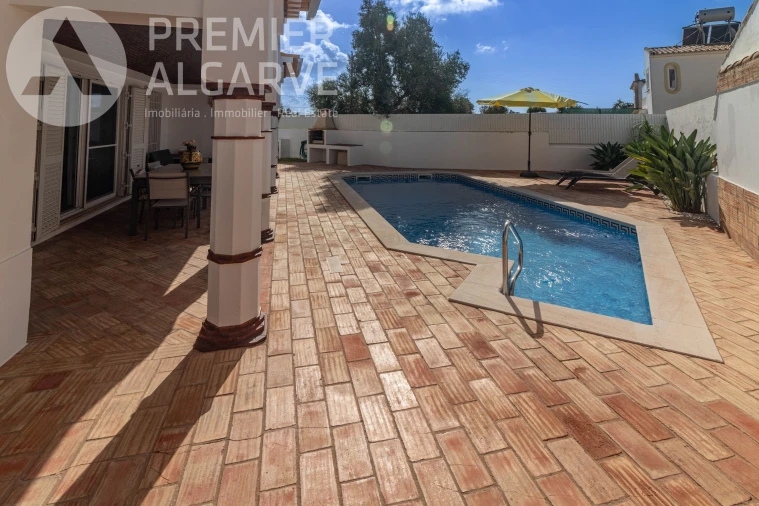 Moradia T4 para Venda em Albufeira e Olhos de Água Foto 39