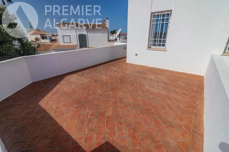 Moradia T4 para Venda em Albufeira e Olhos de Água Foto 35