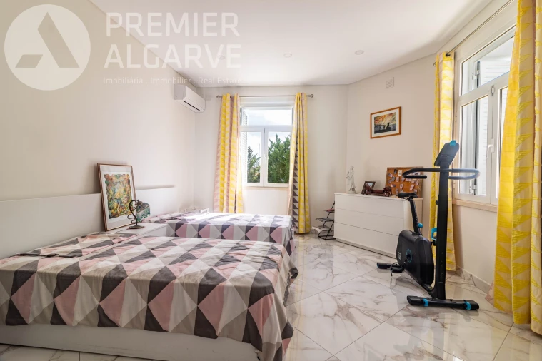 Moradia T4 para Venda em Albufeira e Olhos de Água Foto 24
