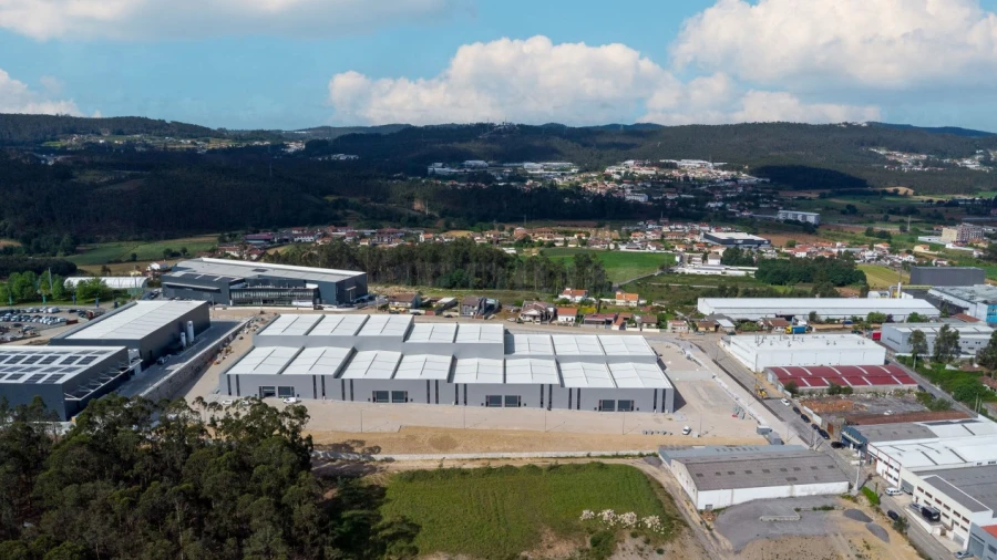 Armazém para Venda em Bougado (São Martinho e Santiago)