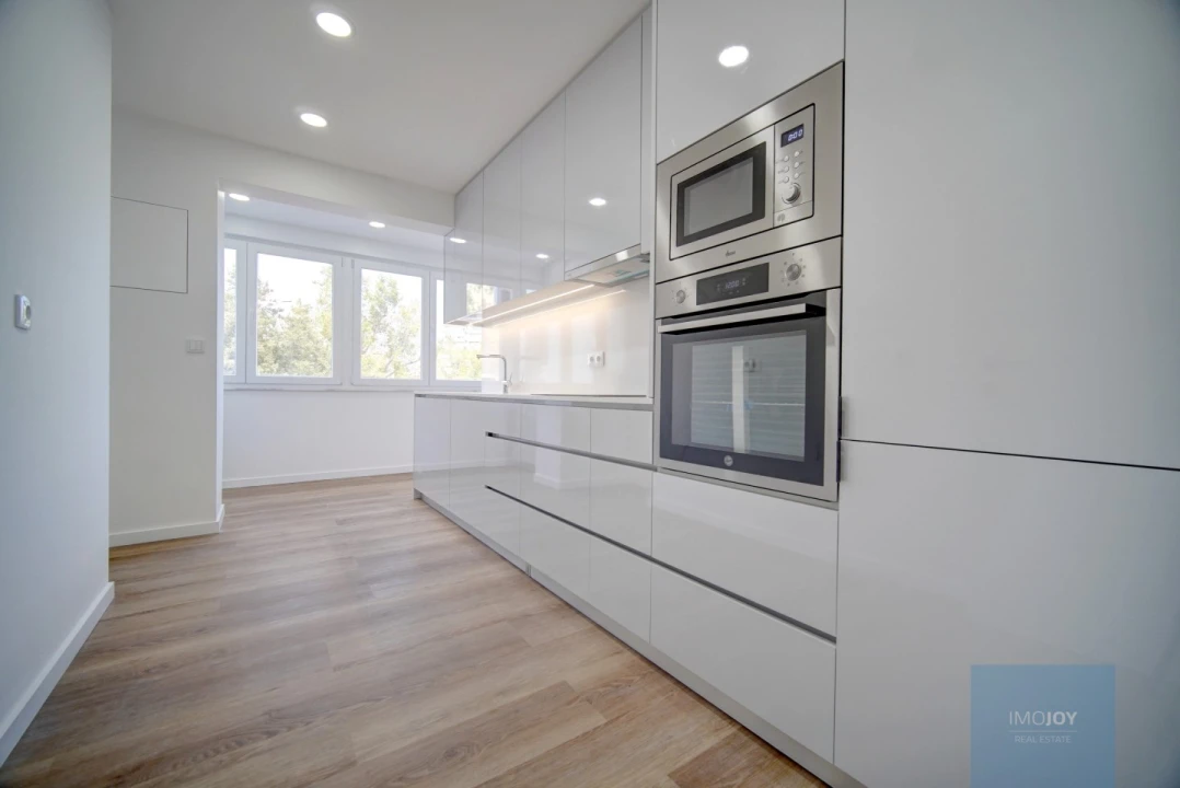Apartamento T4 para Venda em Olivais Foto 3