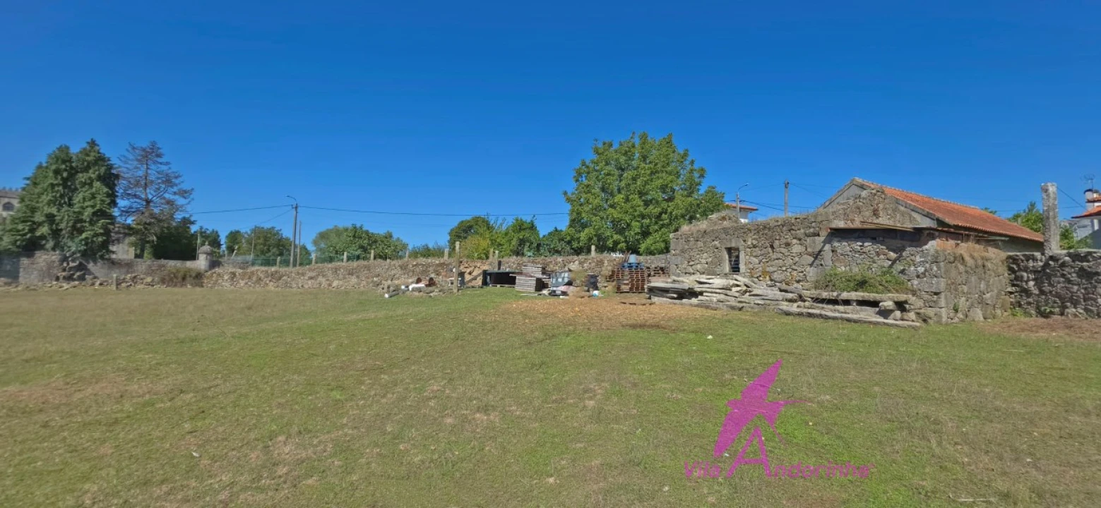 Terreno para Venda em Santa Marta de Portuzelo Foto 3
