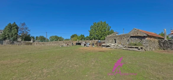 Terreno para Venda em Santa Marta de Portuzelo
