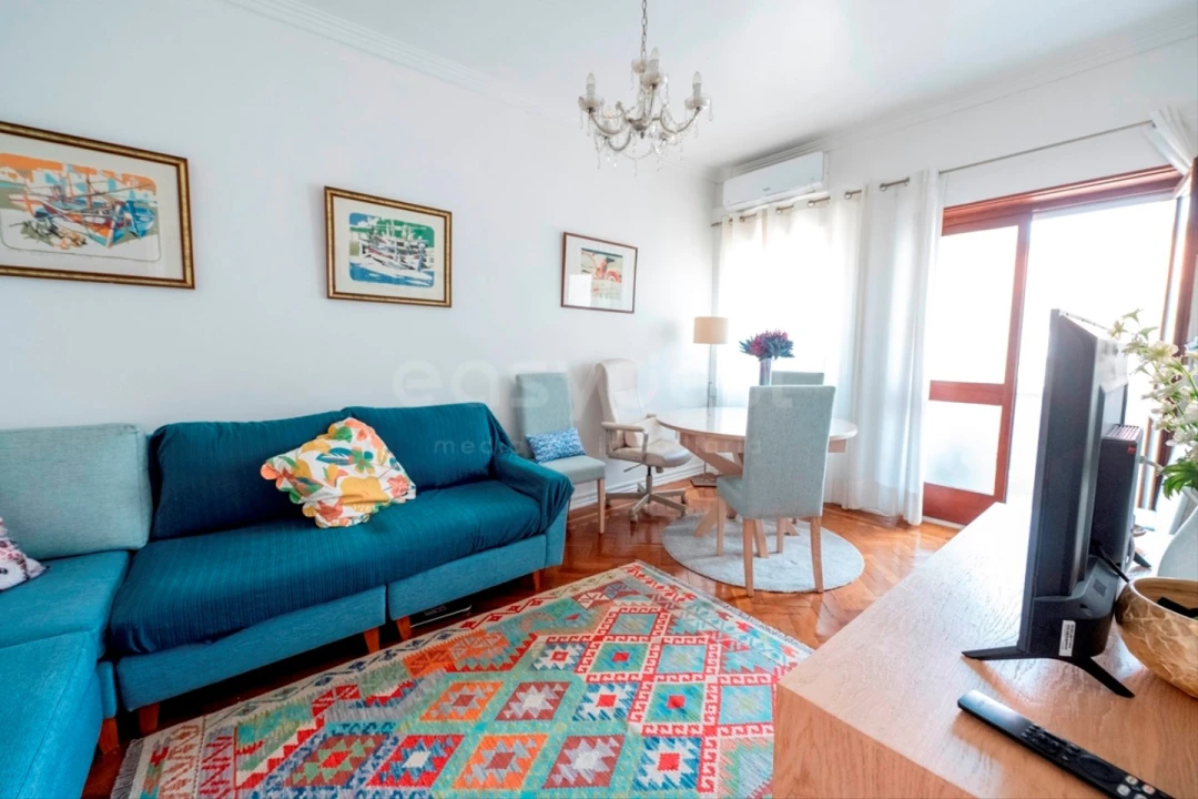 Apartamento T2 para Venda em Carnide Foto 2