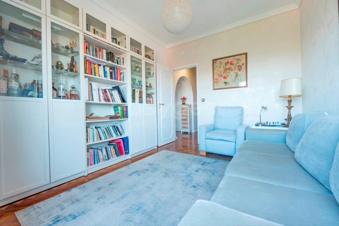 Apartamento T2 para Venda em Carnide Foto 11