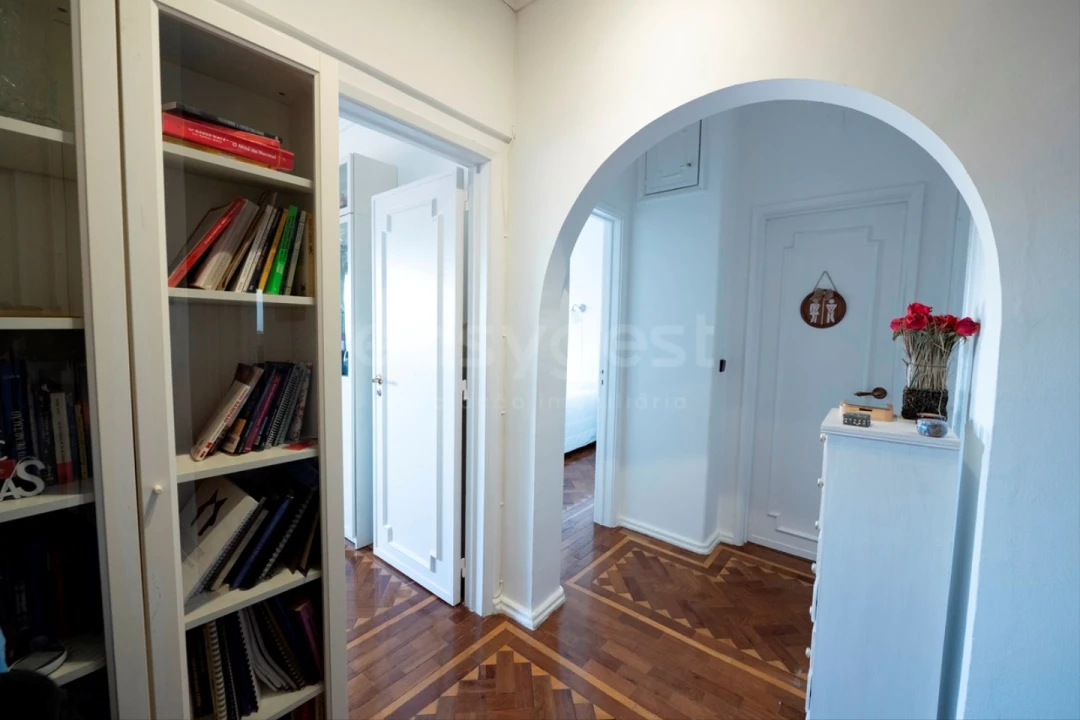 Apartamento T2 para Venda em Carnide Foto 18