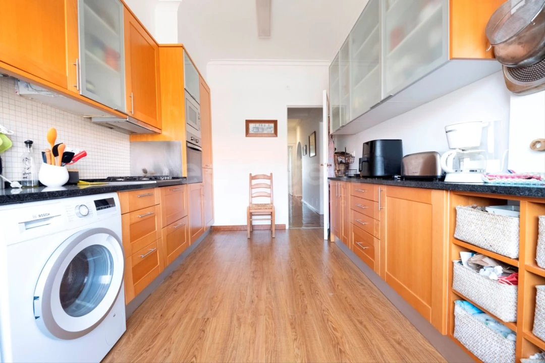 Apartamento T2 para Venda em Carnide Foto 19