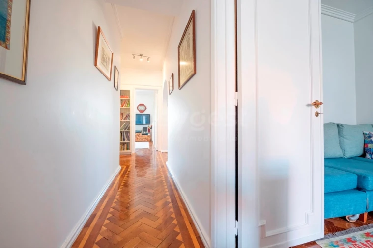Apartamento T2 para Venda em Carnide Foto 6