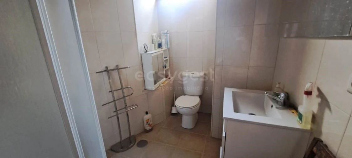 Moradia T1 para Venda em Meirinhos Foto 5