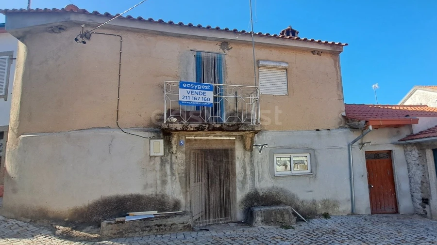 Moradia T1 para Venda em Meirinhos
