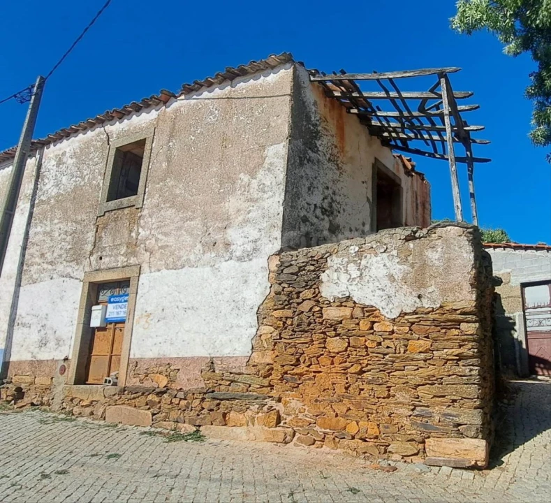 Moradia T1 para Venda em Mogadouro, Valverde, Vale de Porco e Vilar de Rei Foto 1