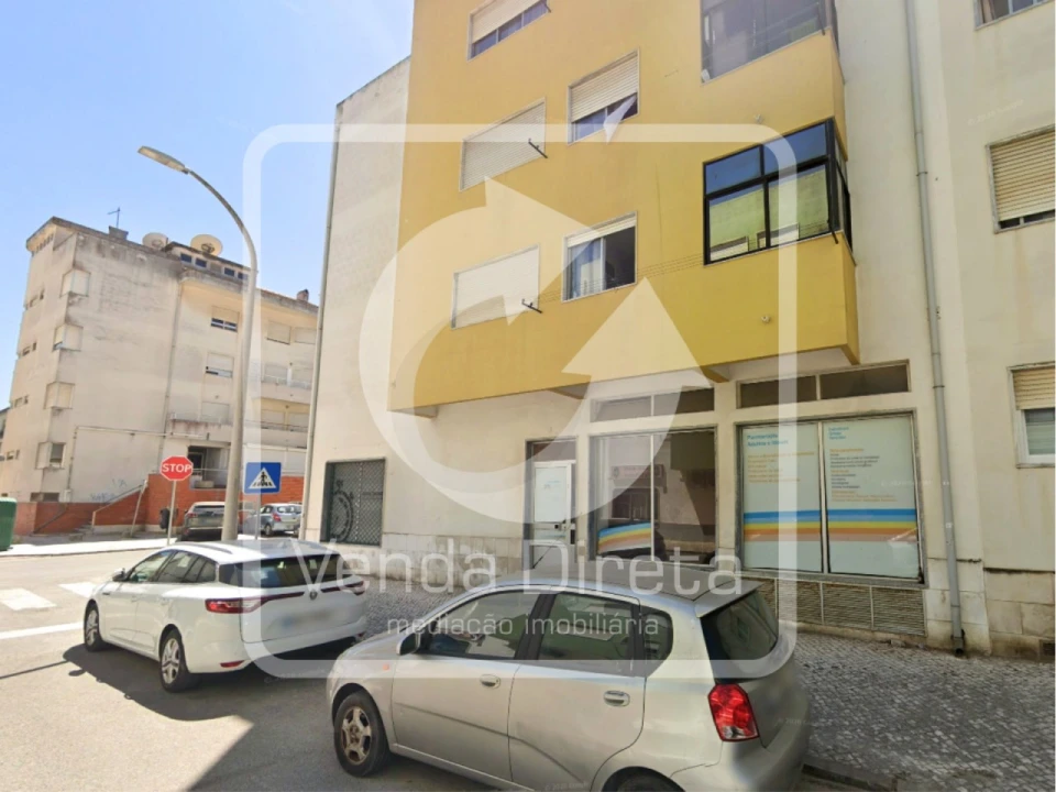 Loja para Venda em Baixa da Banheira e Vale da Amoreira Foto 1