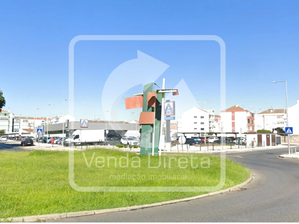 Loja para Venda em Baixa da Banheira e Vale da Amoreira Foto 18